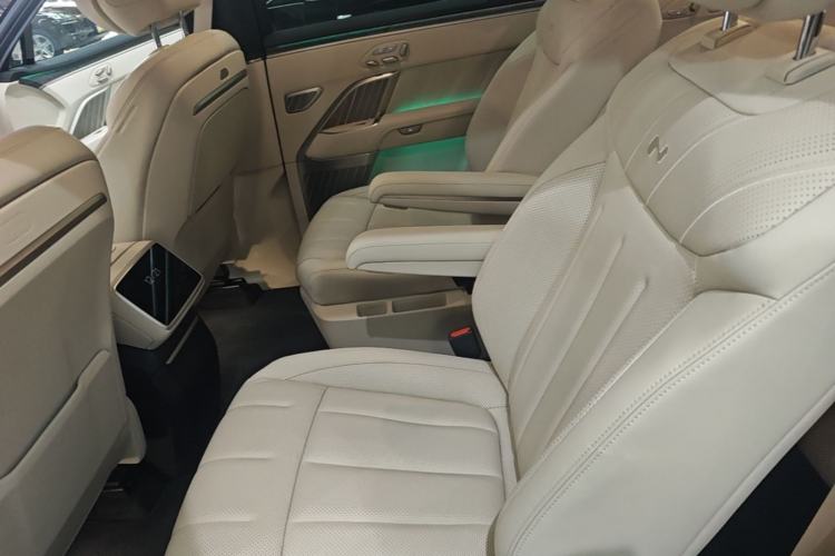 Used ONVO Luxeed L90 2025 Model—Ultra Six-Seater Version Left Rear Seat