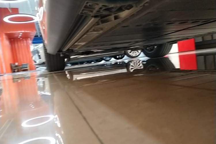 Used ONVO Luxeed L90 2025 Model Max Six-Seater 60-degree Battery Edition Left Side Sill