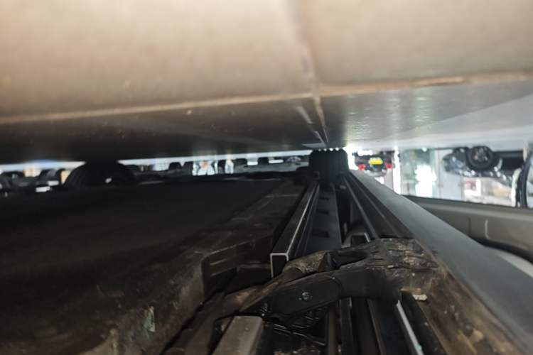 Used ONVO Luxeed L90 2025 Model—Ultra Six-Seater Version Left Side Sill