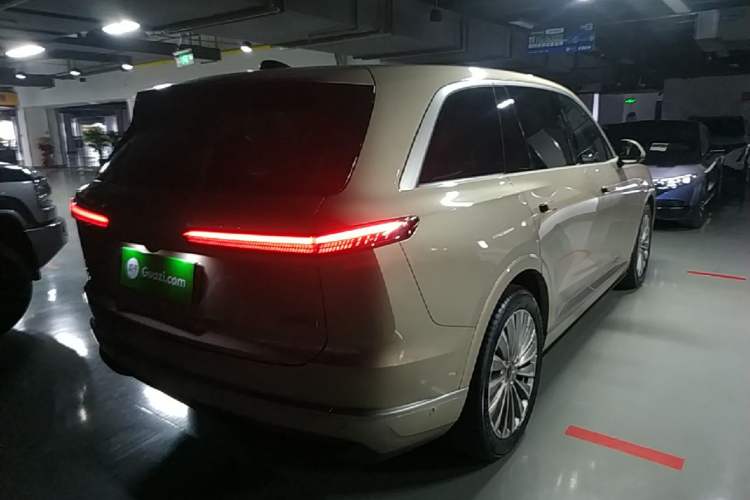 Used ONVO Luxeed L90 2025 Model—Ultra Six-Seater Version Rear Right 45 Deg