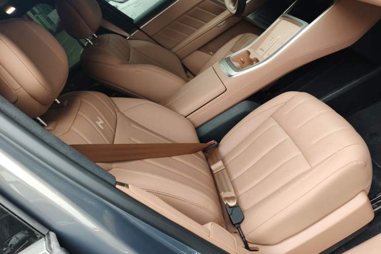 Used ONVO Luxeed L90 2025 Model—Ultra Six-Seater Version Right Front Seat