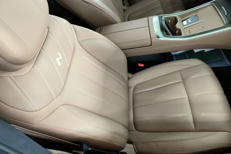 Used ONVO Luxeed L90 2025 Model—Max Six-Seater Version Right Front Seat