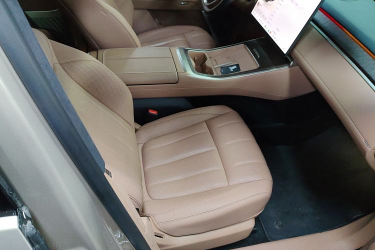 Used ONVO Luxeed L90 2025 Model—Max Six-Seater Version Right Front Seat