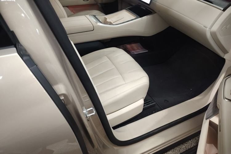 Used ONVO Luxeed L90 2025 Model—Max Six-Seater Version Right Front Seat