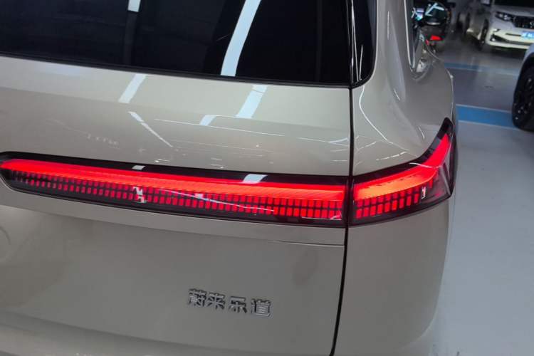 Used ONVO Luxeed L90 2025 Model—Ultra Six-Seater Version Right Rear Taillight