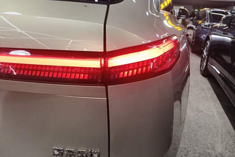 Used ONVO Luxeed L90 2025 Model Max Six-Seater 60-degree Battery Edition Right Rear Taillight