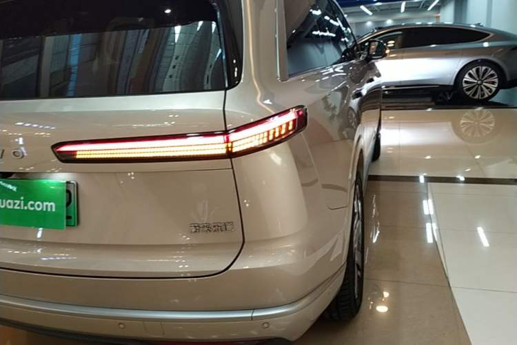 Used ONVO Luxeed L90 2025 Model Max Six-Seater 60-degree Battery Edition Right Rear Taillight