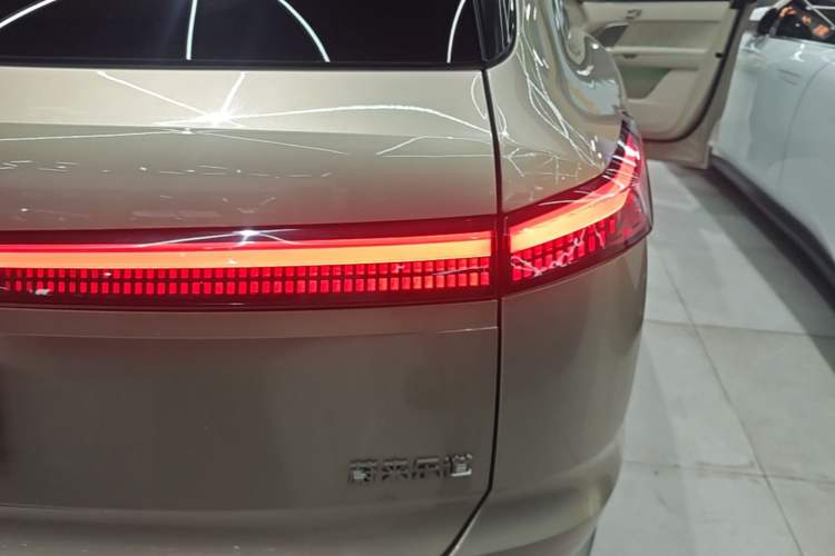 Used ONVO Luxeed L90 2025 Model—Ultra Six-Seater Version Right Rear Taillight