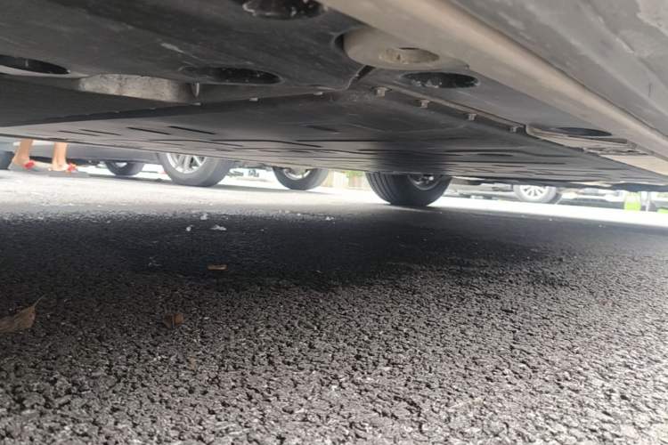 Used ONVO Luxeed L90 2025 Model—Max Six-Seater Version Right Side Sill