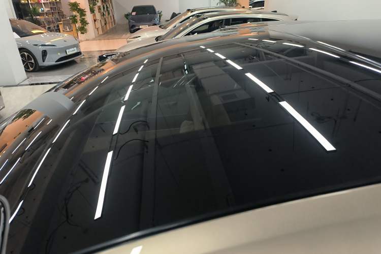 Used ONVO Luxeed L90 2025 Model—Ultra Six-Seater Version Roof