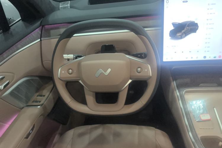 Used ONVO Luxeed L90 2025 Model—Max Six-Seater Version Steering Wheel