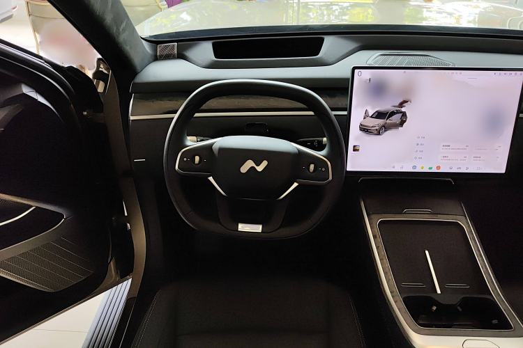 Used ONVO Luxeed L90 2025 Model—Ultra Six-Seater Version Steering Wheel
