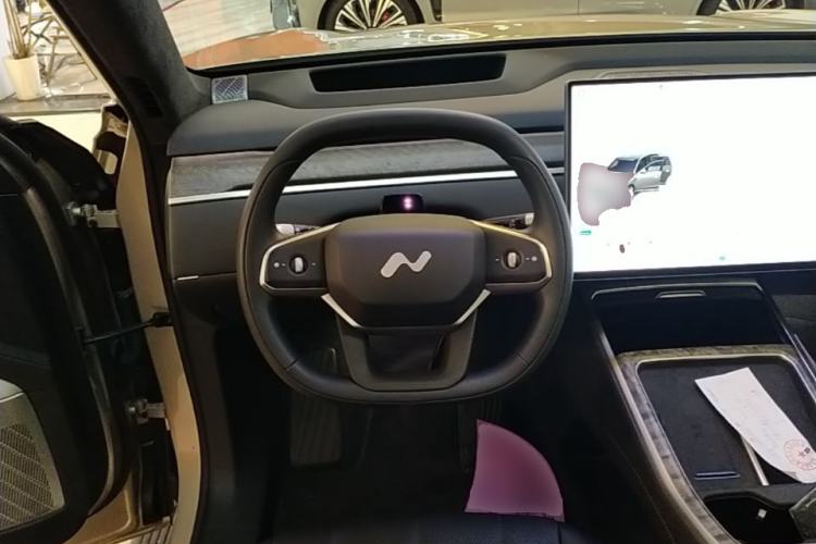 Used ONVO Luxeed L90 2025 Model Max Six-Seater 60-degree Battery Edition Steering Wheel