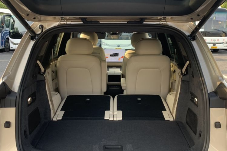Used ONVO Luxeed L90 2025 Model—Ultra Six-Seater Version Trunk