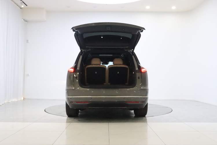 Used ONVO Luxeed L90 2025 Model—Ultra Six-Seater Version Trunk