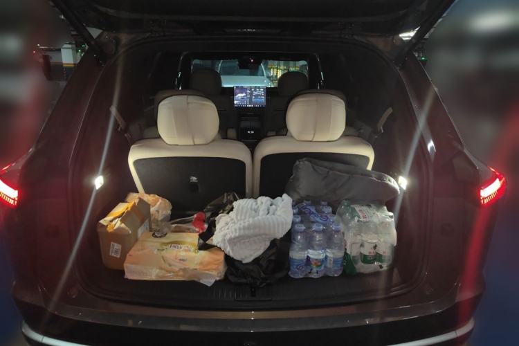 Used ONVO Luxeed L90 2025 Model—Max Six-Seater Version Trunk
