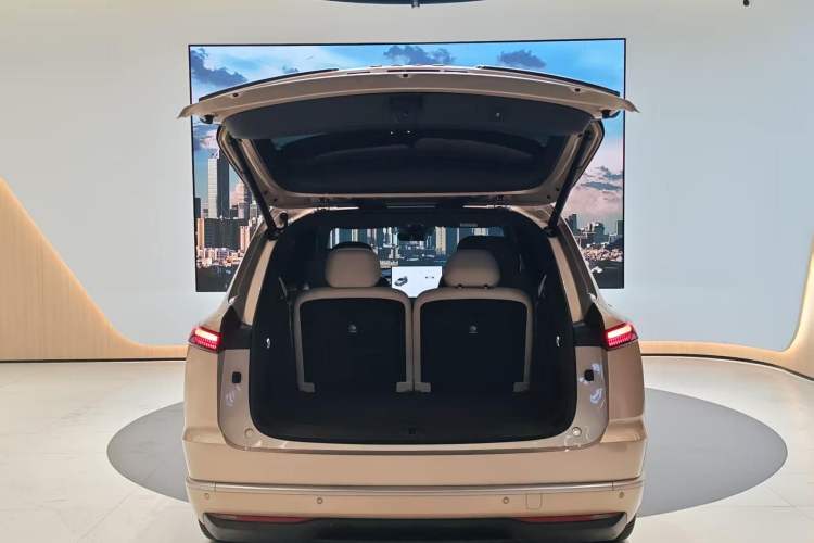 Used ONVO Luxeed L90 2025 Model—Max Six-Seater Version Trunk