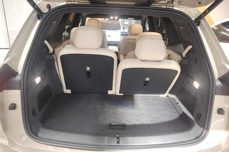 Used ONVO Luxeed L90 2025 Model—Max Six-Seater Version Trunk