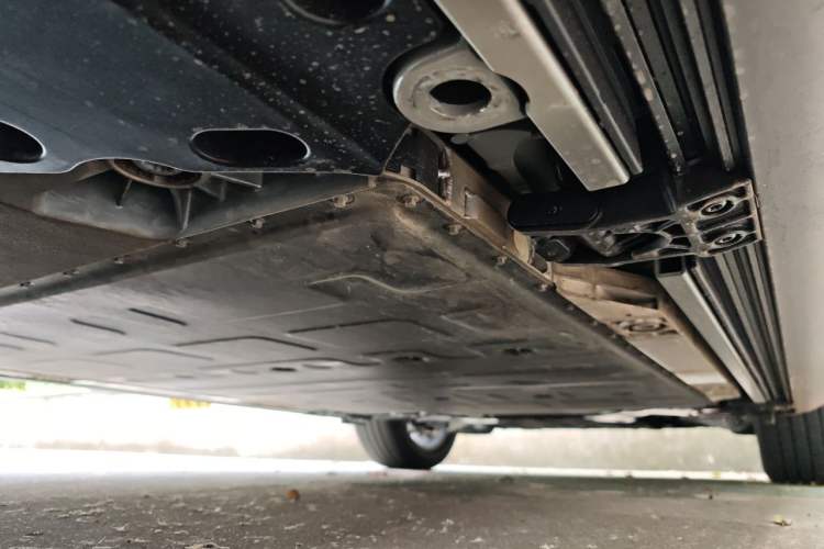 Used ONVO Luxeed L90 2025 Model—Max Six-Seater Version Chassis Rear Right