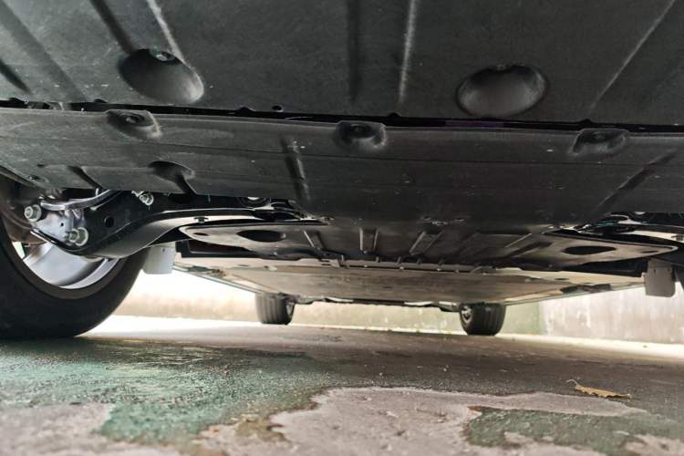 Used ONVO Luxeed L90 2025 Model—Max Six-Seater Version Chassis Rear