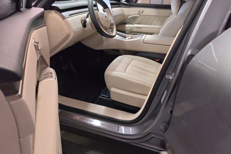 Used ONVO Luxeed L90 2025 Model—Max Six-Seater Version Driver Seat