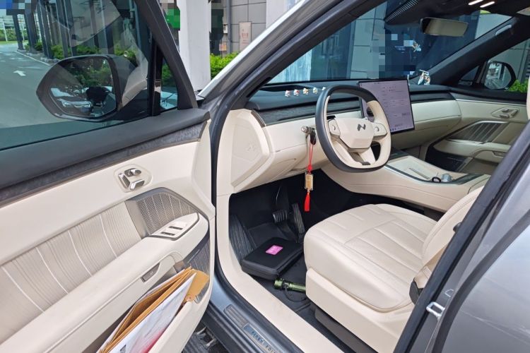 Used ONVO Luxeed L90 2025 Model—Max Six-Seater Version Driver Seat