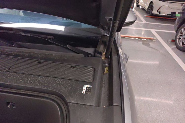 Used ONVO Luxeed L90 2025 Model—Max Six-Seater Version Engine Bay Left