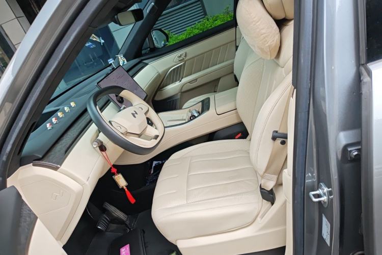 Used ONVO Luxeed L90 2025 Model—Max Six-Seater Version Left Front Seat