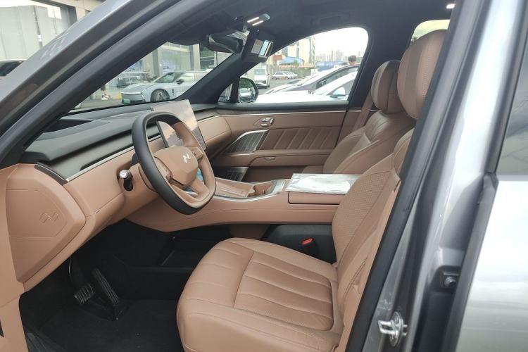 Used ONVO Luxeed L90 2025 Model—Max Six-Seater Version Left Front Seat