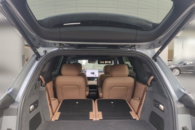 Used ONVO Luxeed L90 2025 Model—Max Six-Seater Version Trunk