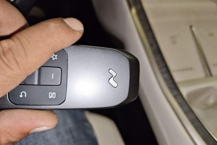 Used ONVO Luxeed L90 2025 Model—Max Six-Seater Version Vehicle Key