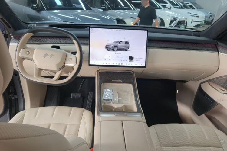 Used ONVO Luxeed L90 2025 Model Ultra Six-Seater 60-degree Battery Edition Center Console