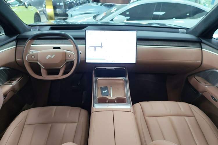 Used ONVO Luxeed L90 2025 Model Max Six-Seater 60-degree Battery Edition Center Console