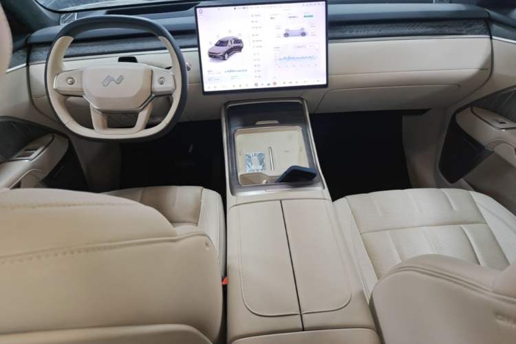 Used ONVO Luxeed L90 2025 Model Ultra Six-Seater 60-degree Battery Edition Center Console