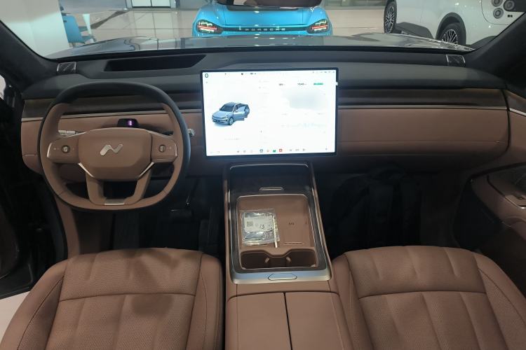 Used ONVO Luxeed L90 2025 Model—Max Six-Seater Version Center Console