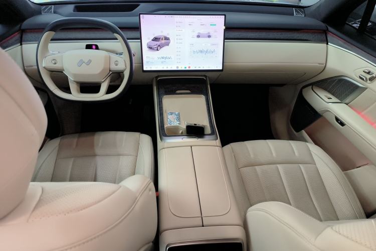Used ONVO Luxeed L90 2025 Model—Max Six-Seater Version Center Console