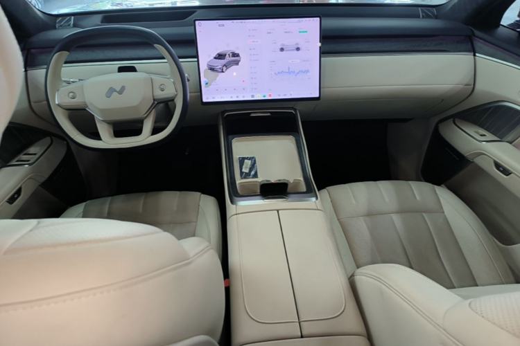 Used ONVO Luxeed L90 2025 Model—Max Six-Seater Version Center Console