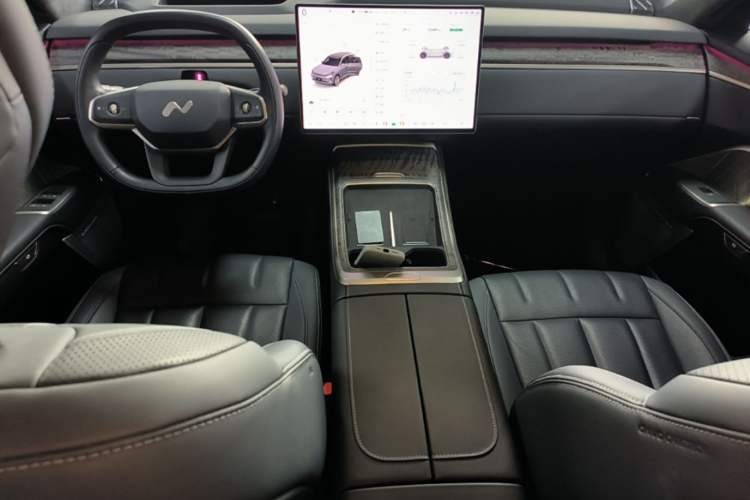 Used ONVO Luxeed L90 2025 Model—Max Six-Seater Version Center Console