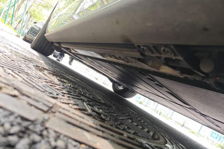 Used ONVO Luxeed L90 2025 Model—Max Six-Seater Version Chassis Front Right