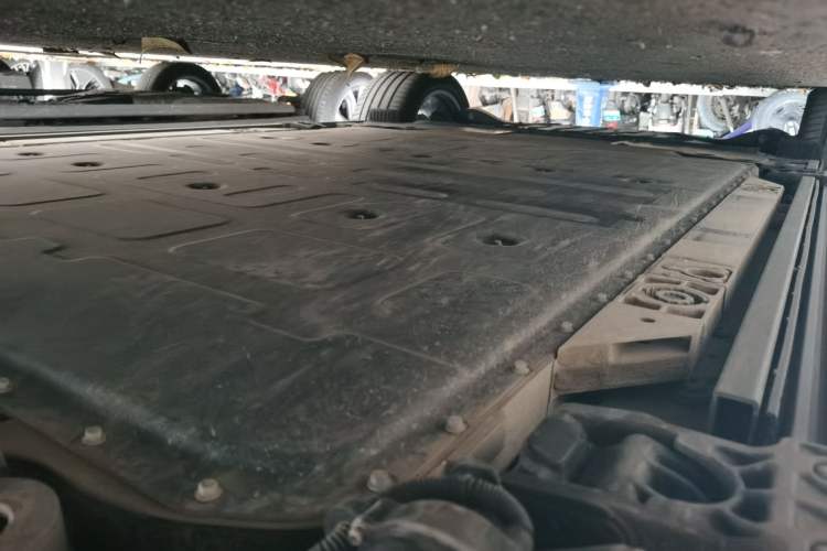 Used ONVO Luxeed L90 2025 Model—Max Six-Seater Version Chassis Front Right