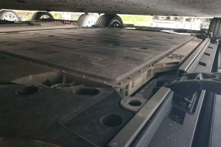 Used ONVO Luxeed L90 2025 Model—Max Six-Seater Version Chassis Rear Left