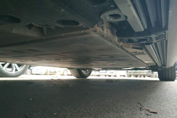 Used ONVO Luxeed L90 2025 Model—Max Six-Seater Version Chassis Rear Right