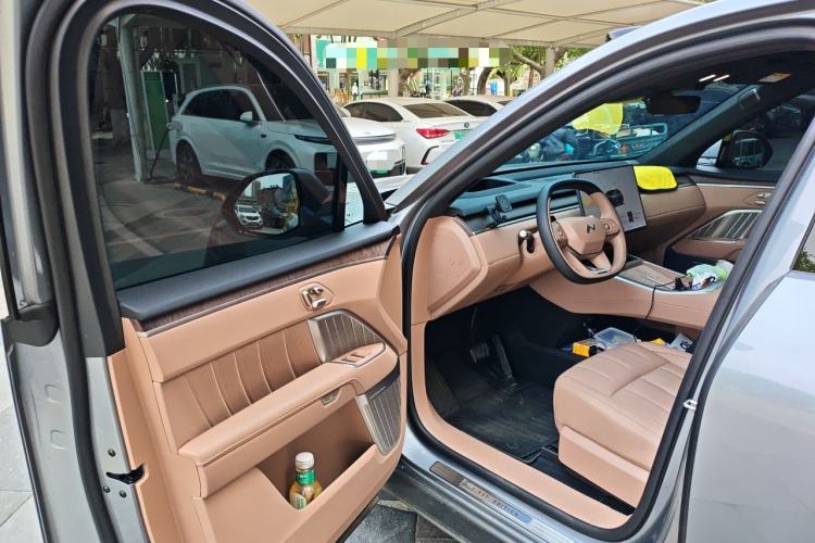 Used ONVO Luxeed L90 2025 Model—Max Six-Seater Version Driver Seat