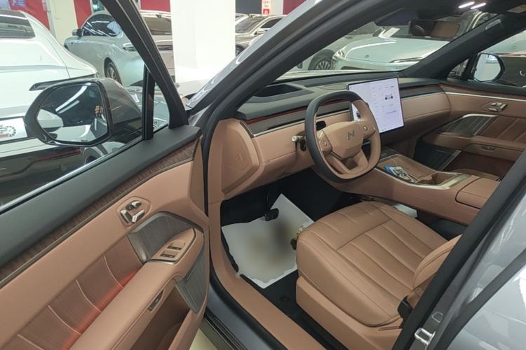 Used ONVO Luxeed L90 2025 Model—Max Six-Seater Version Driver Seat