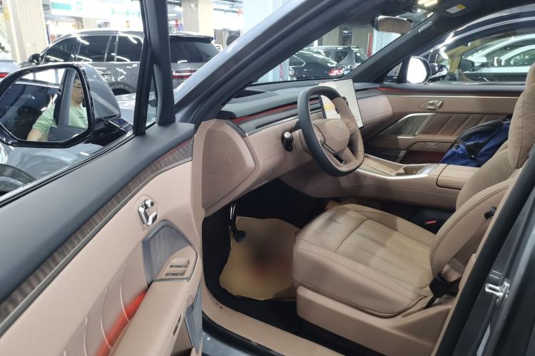 Used ONVO Luxeed L90 2025 Model—Max Six-Seater Version Driver Seat