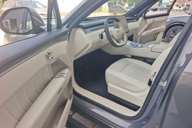 Used ONVO Luxeed L90 2025 Model—Ultra Six-Seater Version Driver Seat