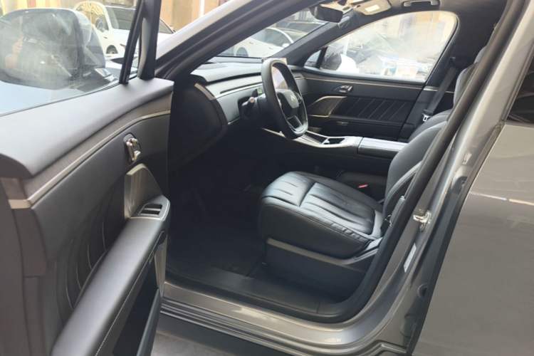 Used ONVO Luxeed L90 2025 Model Max Six-Seater 60-degree Battery Edition Driver Seat
