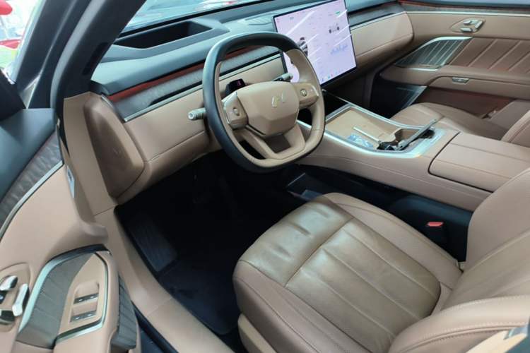 Used ONVO Luxeed L90 2025 Model—Ultra Six-Seater Version Driver Seat