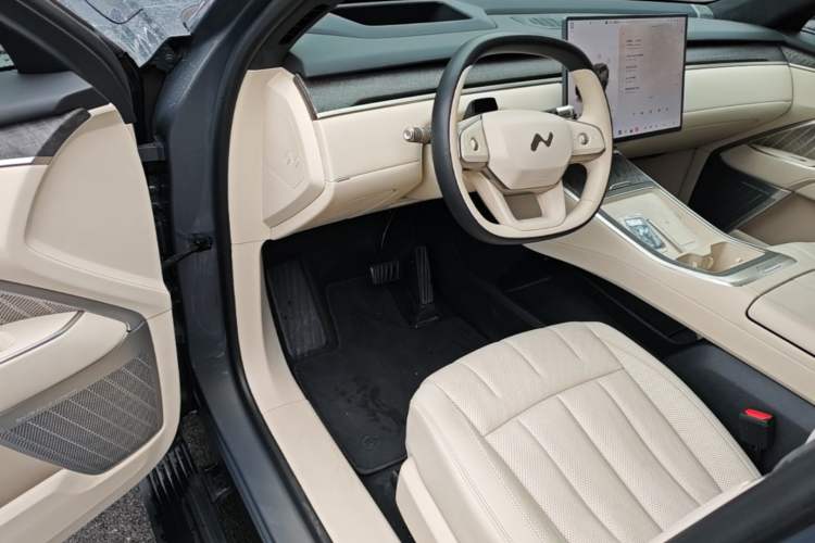 Used ONVO Luxeed L90 2025 Model—Ultra Six-Seater Version Driver Seat