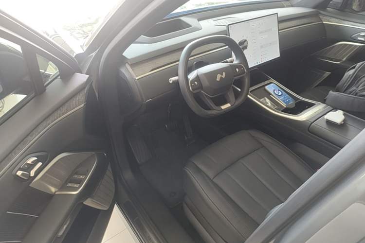 Used ONVO Luxeed L90 2025 Model—Max Six-Seater Version Driver Seat